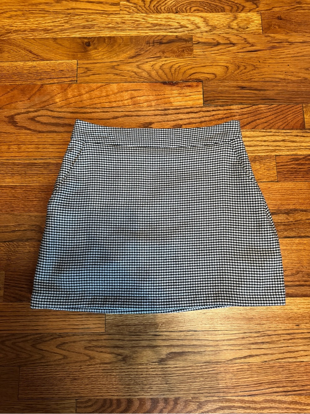 Abercrombie & Fitch Houndstooth Mini Skort- Size Medium